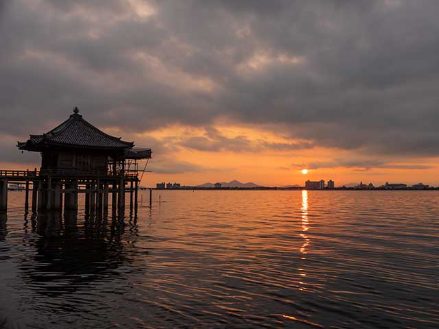 浮御堂