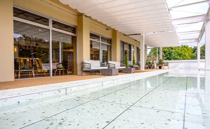 水面の特等席テラス「里宵テラス」