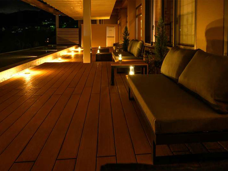 水面の特等席テラス「里宵テラス」