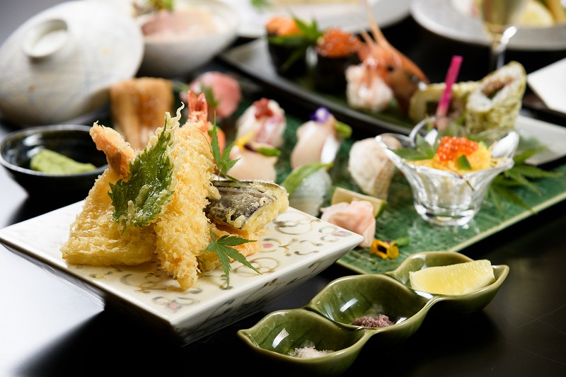 Enjoy "Sushi and Tempura" ! Spend a blissful time in the Executive Satoyama Suite.